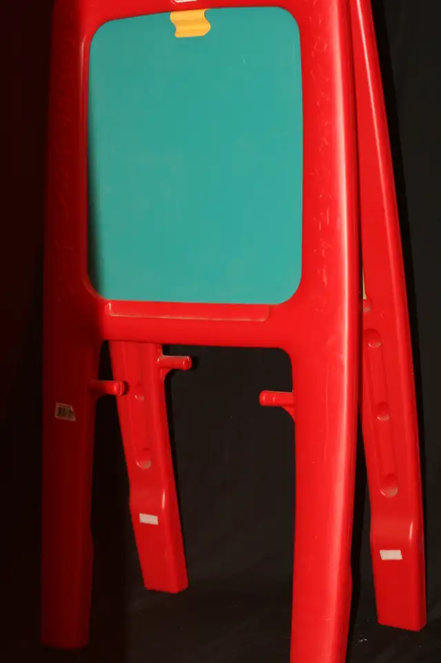 STEP 2 EASEL FOR 2 FOR CHILDREN