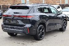2026 Volkswagen Tiguan Comfortline R-Line Black Edition - Photo 2