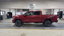 2018 Nissan Titan - Photo 2