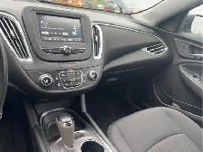 2017 Chevrolet Malibu - Photo 12