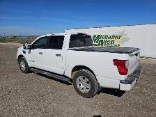 2017 Nissan Titan - Photo 3