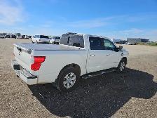 2017 Nissan Titan - Photo 4