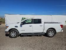 2017 Nissan Titan - Photo 5