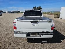 2017 Nissan Titan - Photo 6