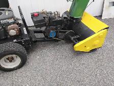 SOUFFLEUSE.  JOHN DEERE. AVEC. MOTEUR. AUXILIERE - Photo 4