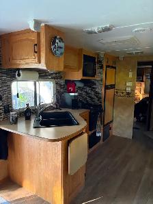 2006 Keystone Hornet 33ft - Photo 4