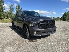 2023 Ram 1500 Classic Express | 5.7L V8 | No Accidents - Photo 9