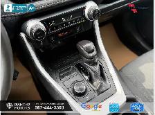 2020 Toyota RAV4 Hybrid LE AWD - Mint Condition - Photo 17