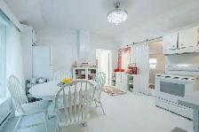 Charming Artist's Cottage in Thorold - Photo 2