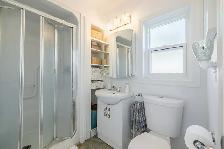 Charming Artist's Cottage in Thorold - Photo 7