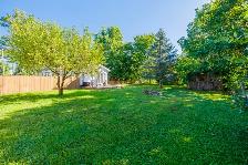 Charming Artist's Cottage in Thorold - Photo 8