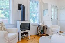 Charming Artist's Cottage in Thorold - Photo 9