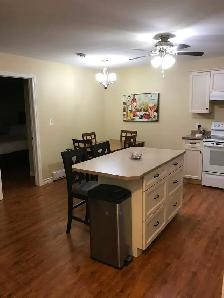 Quiet spacious 2bedroom with washer dryer storage room for Oct.1