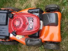 Husqvarna  21inch Self-Propelled gas   Lawnmower. - Photo 2