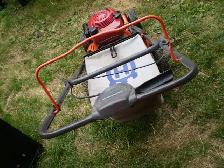 Husqvarna  21inch Self-Propelled gas   Lawnmower. - Photo 5