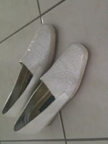 SOULIERS CUIR BLANC EASY SPIRIT GR 7AA FEM TALONS 1.5HAU: $10.00