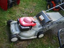 HONDA HRB215  21inch Self-Propelled gas   Lawnmower. - Photo 4