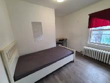 Ossington, Bloor @ Christie TTC, 2nd Flr Room Rent - 2Min to TTC - Photo 2