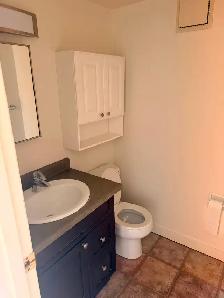 SPACIOUS AND COZY 2 BEDROOMS IN KING EDWARD-BONNIE DOON - Photo 8