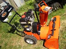 ARIENS Compact 24inch gas Snowblower 2 Stage - Photo 4