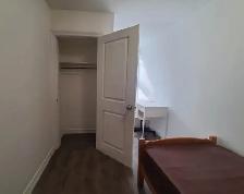 Christie, @Bloor TTC, Room on 2nd Floor to Rent-2Mins TTC Subway - Photo 3