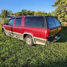 1999 GMC Suburban 2wd - Photo 2