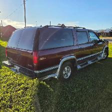 1999 GMC Suburban 2wd - Photo 3
