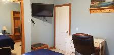 ️ Furnished Room with Mountain Views – Tuscany, NW Calgary - Photo 8