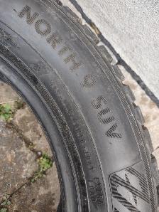 225-60R18x4 pneus hiver Nokian Nordman comme neufs. - Photo 6