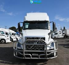 2022 Volvo VNL 760 - 860K Km Driven / With Green APU