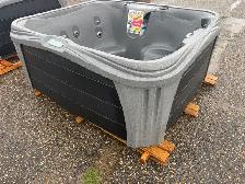 NEW 5 person Jacuzzi hot tub 2025 clearance - Photo 2