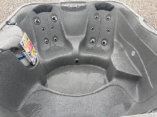 NEW 5 person Jacuzzi hot tub 2025 clearance - Photo 4