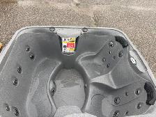 NEW 5 person Jacuzzi hot tub 2025 clearance - Photo 7