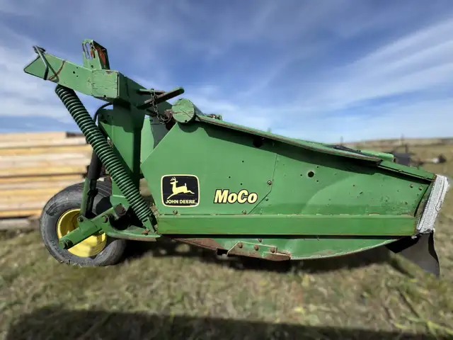 2001 John Deere 935 Mower Conditioner – Very Well Maintained