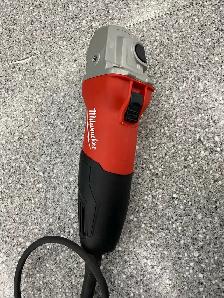 Milwaukee 6130 Grinder