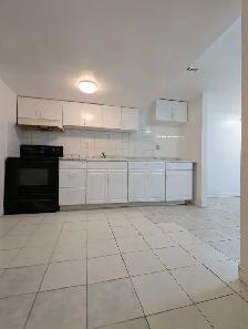2-Bedroom Walkout Basement Apartment, All-Inclusive & Private - Photo 7