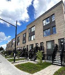 LOGEMENT 4 ½ AVEC GRAND BALCON   STATIONNEMENT À LOUER