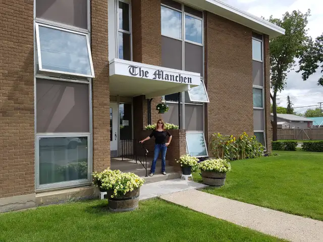 Safe & Quiet Downtown Lloydminster 2 bedroom.