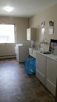 Safe & Quiet Downtown Lloydminster 2 bedroom. - Photo 3