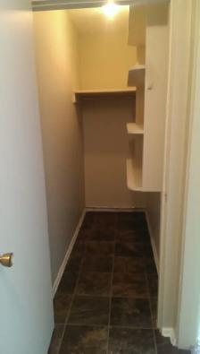 Safe & Quiet Downtown Lloydminster 2 bedroom. - Photo 7