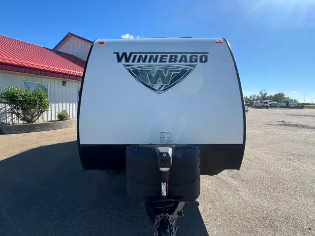 2018 Winnebago 2106 DS