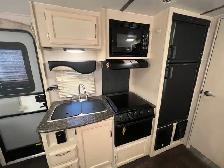 2018 Winnebago 2106 DS - Photo 9