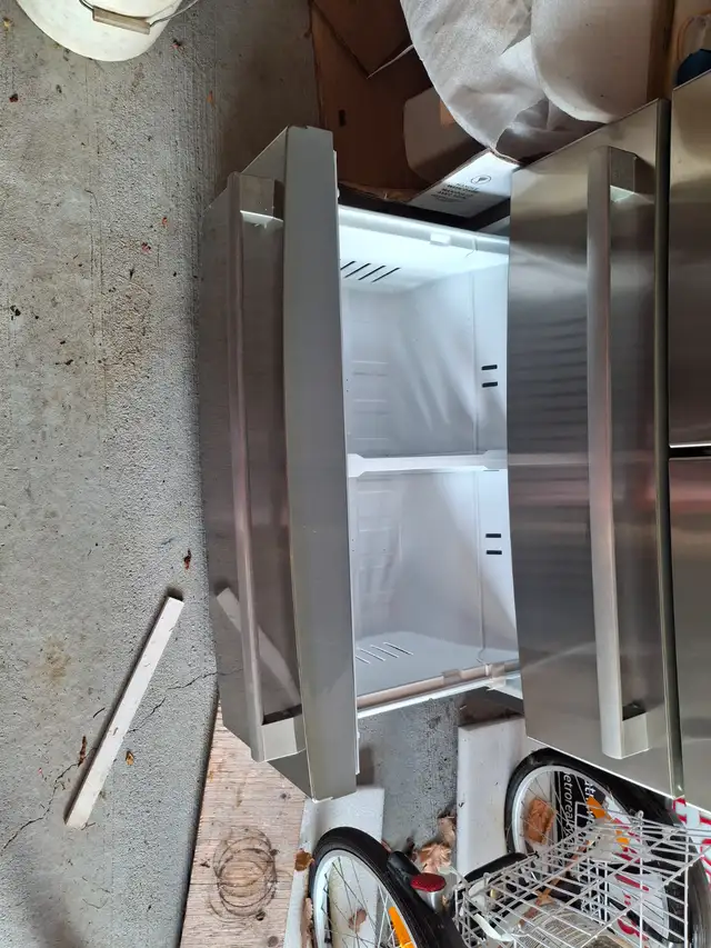 Bosch fridge for parts, doesn't work properly