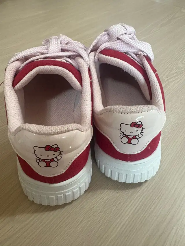 shoes Hello Kitty size 3
