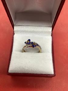 bague en or à fleurs bleues