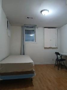 Private room Available Immediately Middlefield and Steels