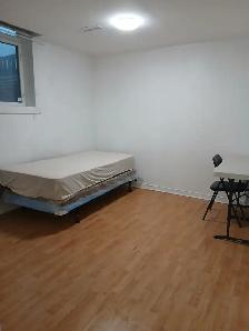 Private room Available Immediately Middlefield and Steels - Photo 5