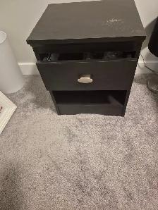 2 dark brown bedside tables - Photo 2