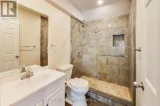 House Rental - East Gwillimbury ( Woodbine/404)3 Bed   2 Bath - Photo 3