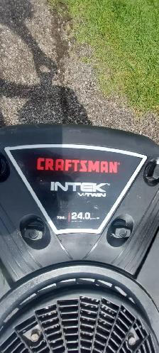 24 HORSEPOWER V TWIN BRIGGS AND STRATTON ENGINE - Photo 2